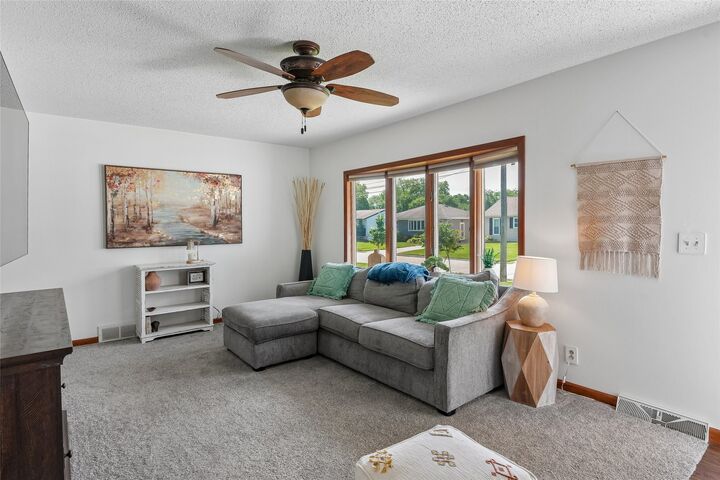 Property Photo:  6115 Gordon Avenue  IA 50312 