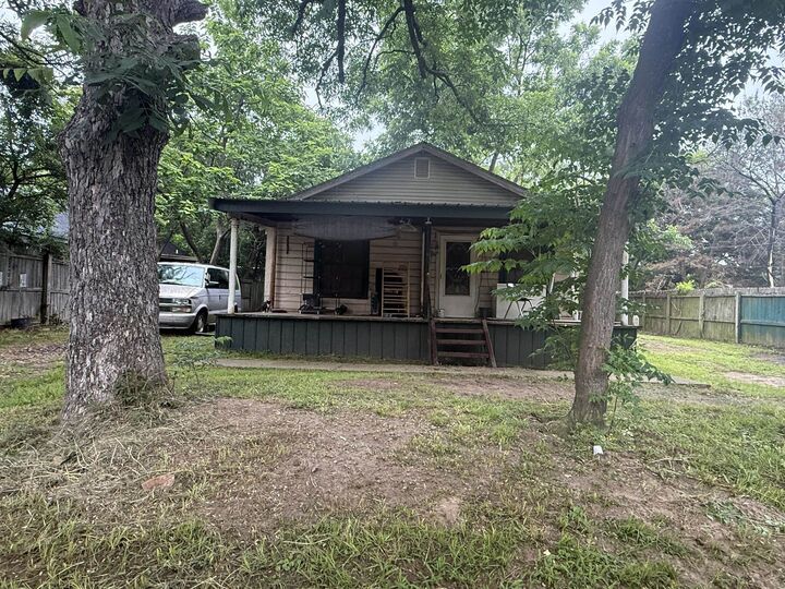 Property Photo: 717 Allen Street TX 75644