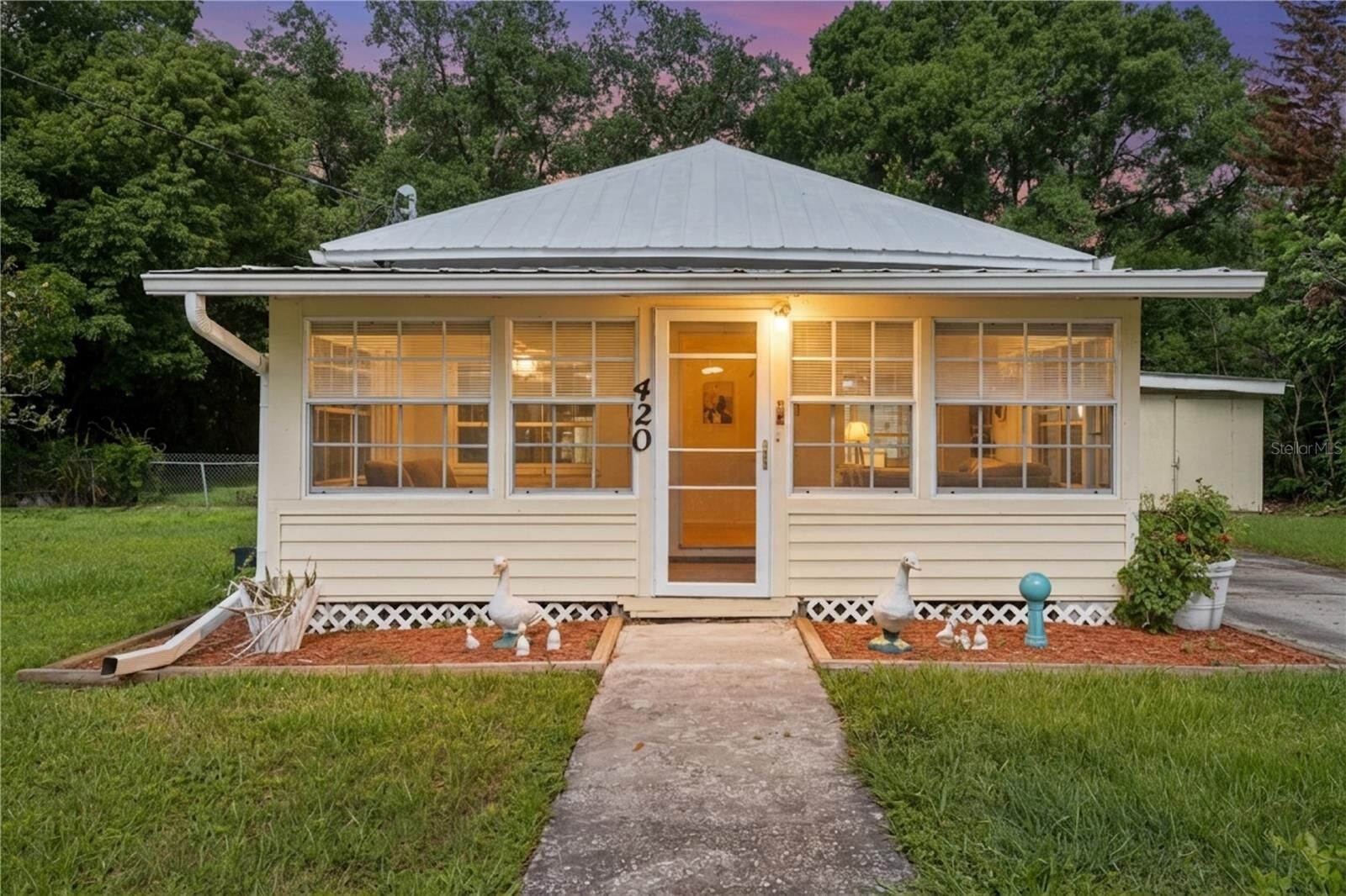 Property Photo: 420 Jacks Memorial Rd FL 34769