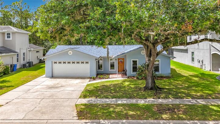 Property Photo:  12912 Starling Drive  FL 33556 