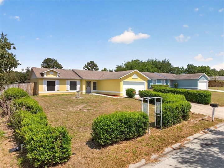 Property Photo: 10810 Crescendo Loop FL 34711