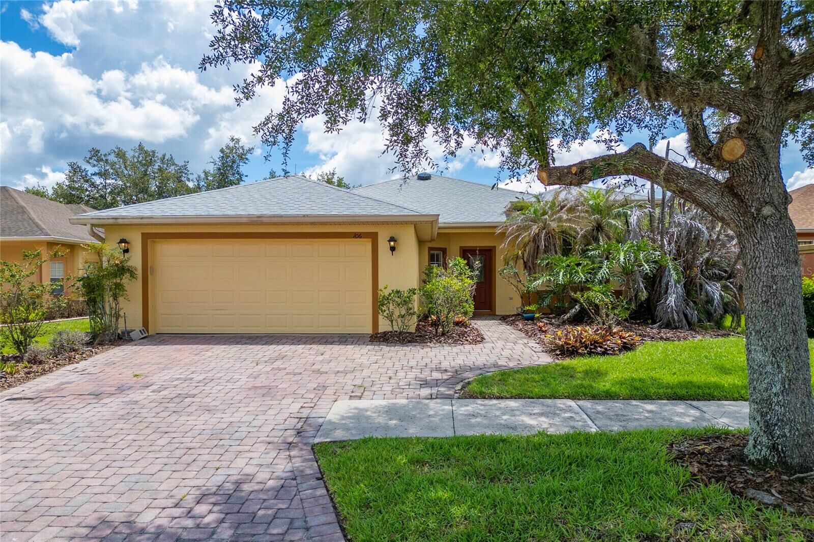 Property Photo: 106 Vista Drive FL 34759