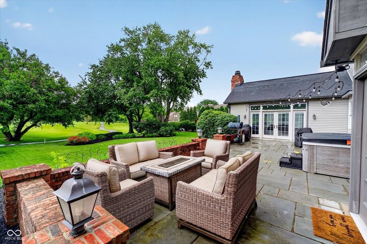 Property Photo: 2380 Woodsway Drive IN 46143