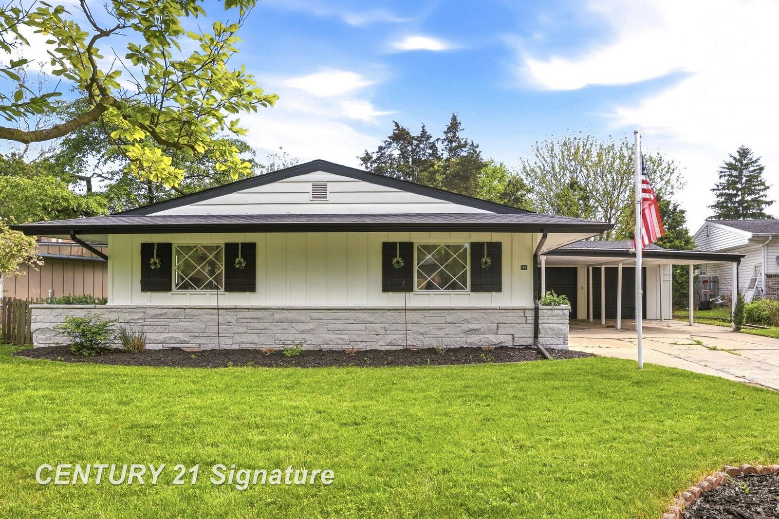 Property Photo:  43 Victory Court  MI 48602 