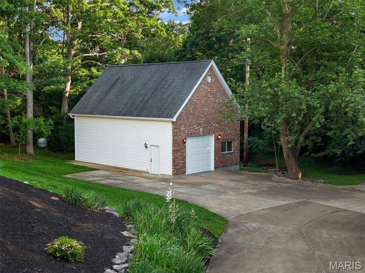 Property Photo:  144 Cherokee Court  MO 63069 