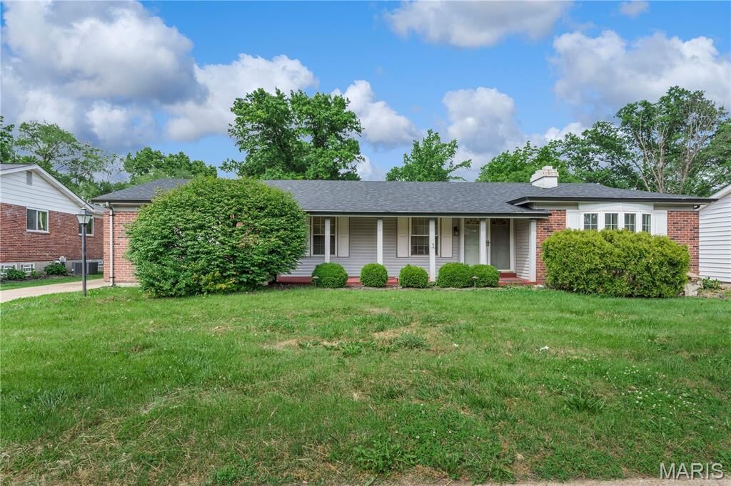 Property Photo: 1542 Langholm Drive MO 63031