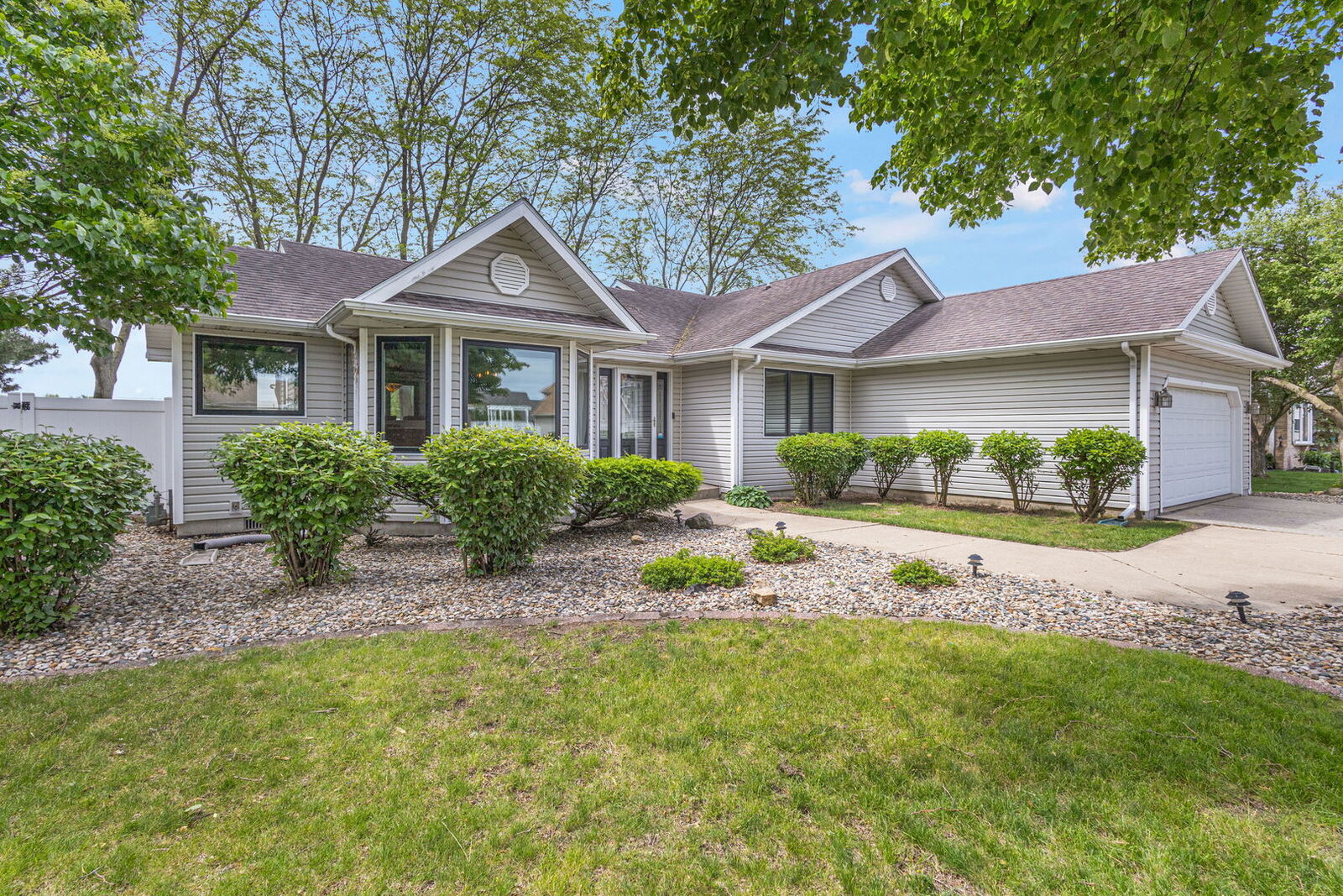 Property Photo:  494 Water Tower Road S  IL 60950 