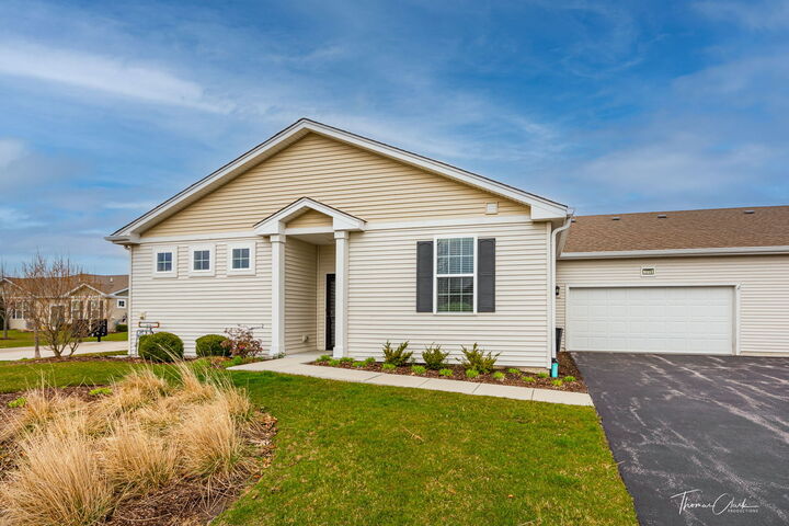 Property Photo:  1770 Southern Circle 1  IL 60140 