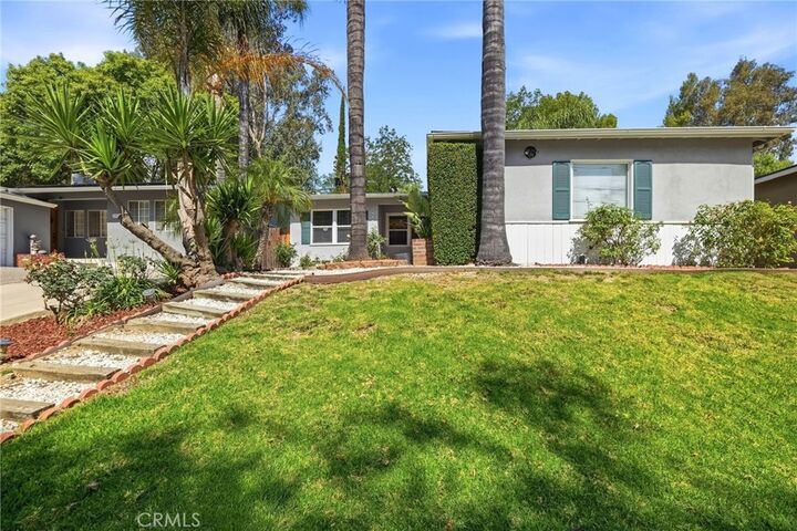 Property Photo: 5027 Rigoletto Street CA 91364