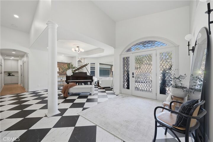 Property Photo: 41110 Los Ranchos Cir CA 92592
