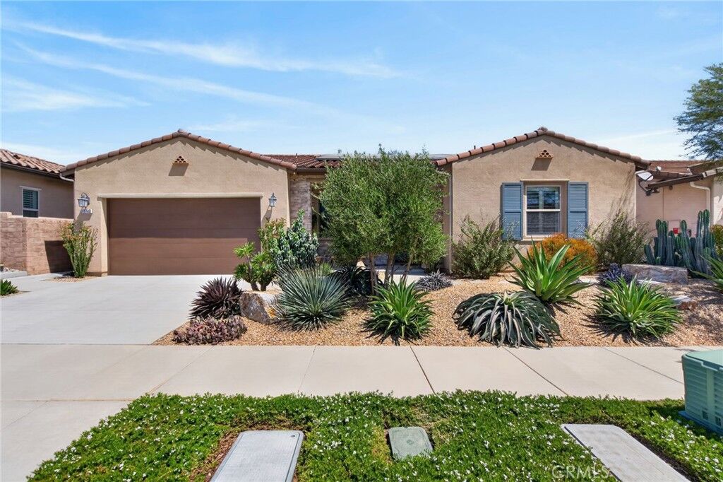 Property Photo:  11748 Ambling Way  CA 92883 