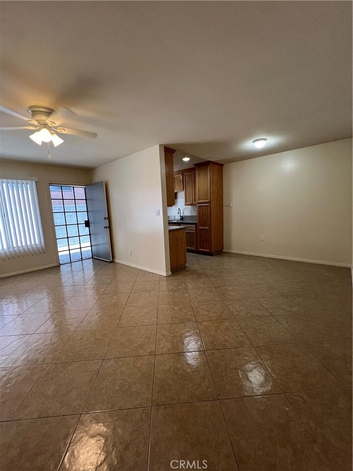 Property Photo:  535 E Hazel Street 4  CA 90302 