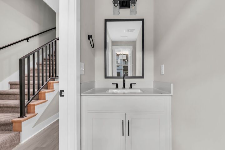 Property Photo: 166 Sango Dr Bldg 6 54 TN 37043