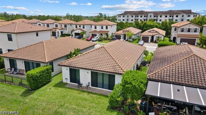 Property Photo:  8968 Madrid Circle  FL 34104 