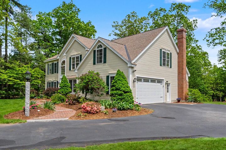 Property Photo:  14 Karolina Lane  NH 03110 