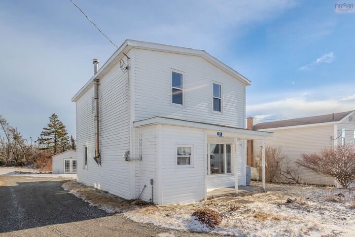 Property Photo:  52 Pepperell Street  NS B1C 1L9 
