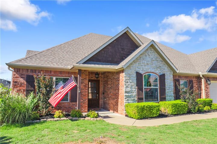 Property Photo:  2000 Florence Avenue  AR 72745 