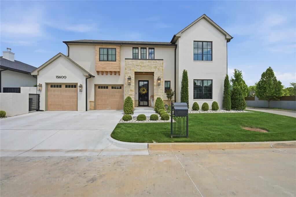 Property Photo:  15600 Waterstone Way  OK 73013 