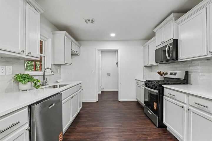 Property Photo:  6036 NW 47th Street  OK 73122 
