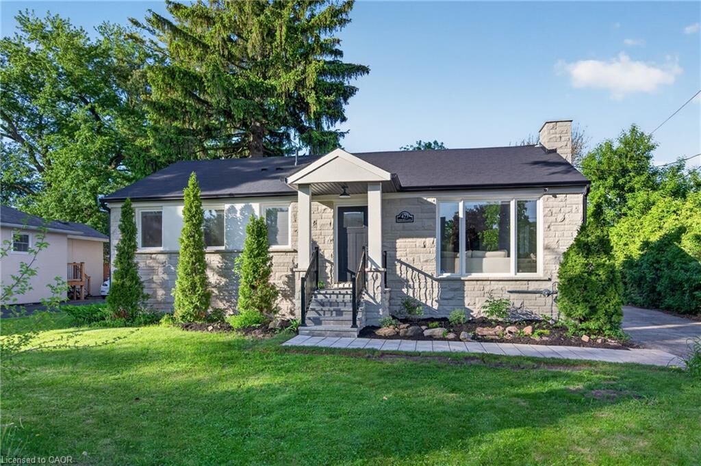 Property Photo:  423 Smith Lane  ON L6L 4X1 