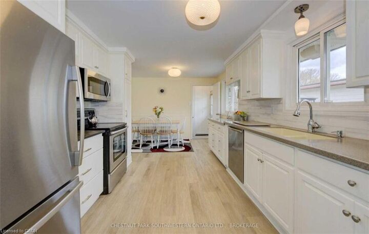 Property Photo:  275 Kingswood Drive Upper  ON N2E 1S1 