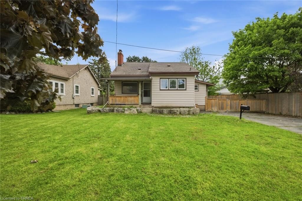 Property Photo:  113 Tollgate Road  ON N3R 4Z8 