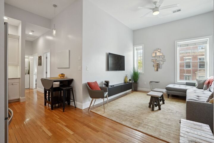 Property Photo:  119 Dorchester St 2  MA 02127 
