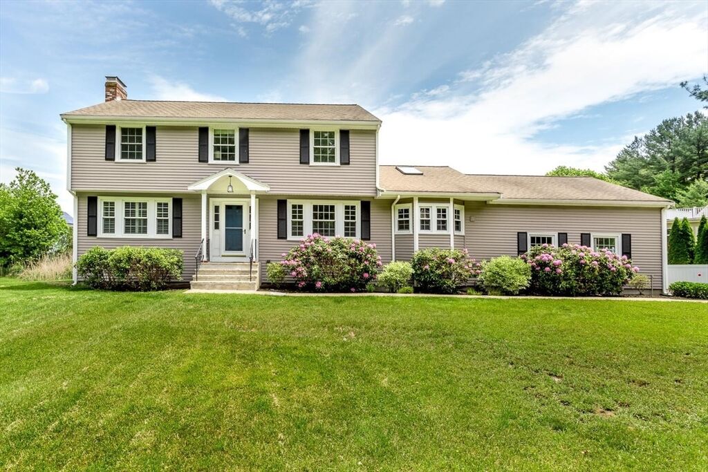 Property Photo:  6 Raven Road  MA 02021 