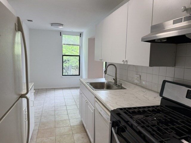 Property Photo:  18 Shrewsbury Green Dr K  MA 01545 