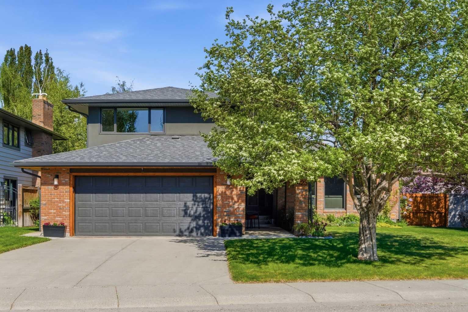Property Photo: 423 Lake Simcoe Crescent SE AB T2J 5L3