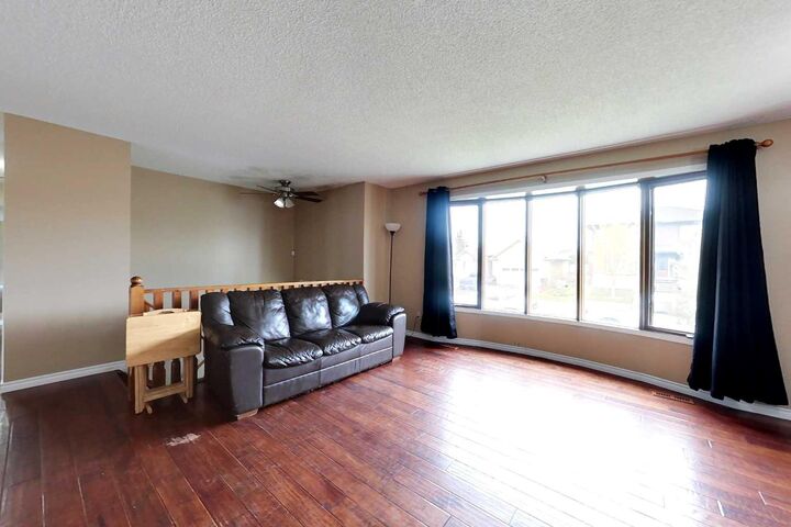 Property Photo:  333 3 Avenue NW  AB T0G 2A1 