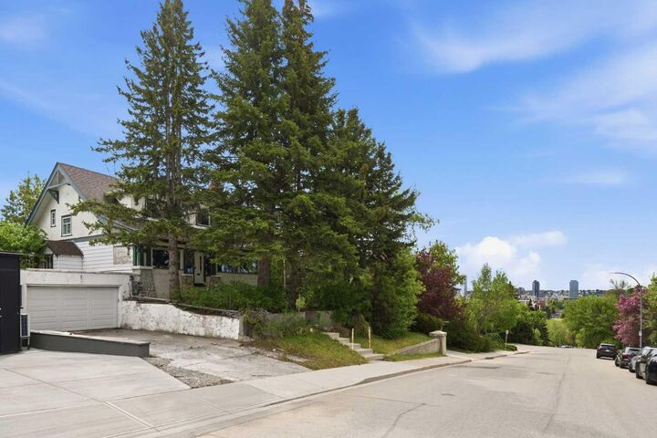 Property Photo:  1316 15 Street NW  AB T2N 2B6 