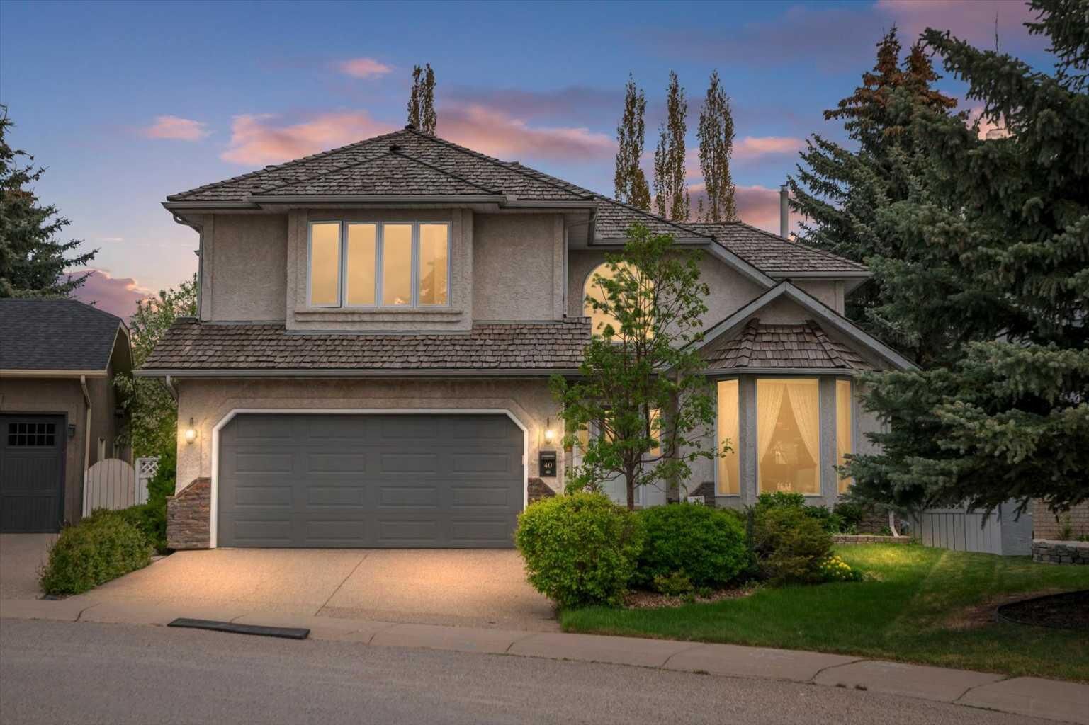 Property Photo: 40 Scenic Ridge Place NW AB T3L 1V3