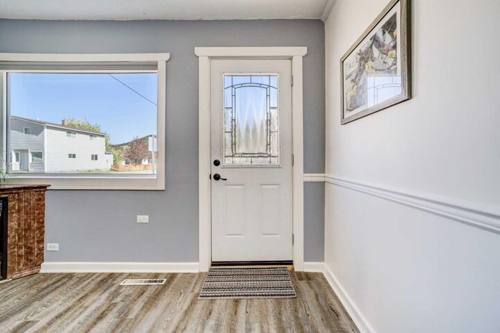 Property Photo:  13302 17 Avenue  AB T0K 0E0 