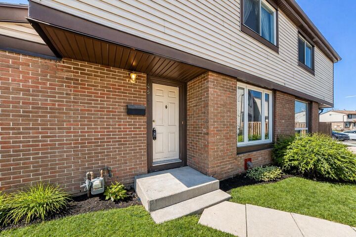 Property Photo: 2727 Rundleson Road NE 45 AB T1Y 3Z3