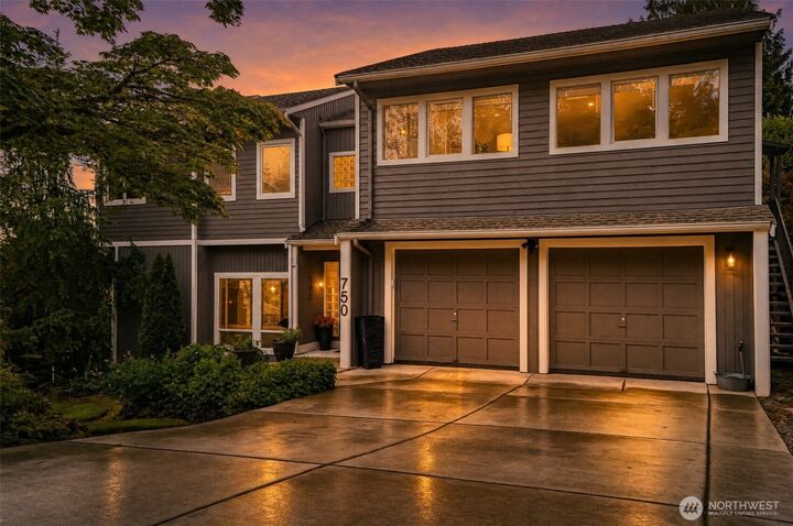Property Photo: 750 Kalmia Court NW WA 98027