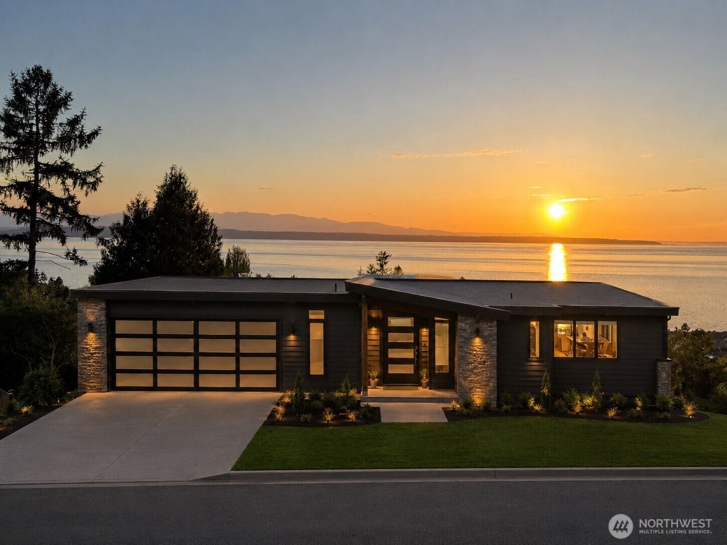 Property Photo:  19124  94th Avenue W  WA 98020 