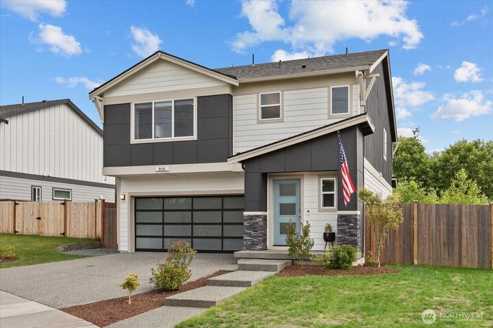 Property Photo: 2131 8th Place WA 98290