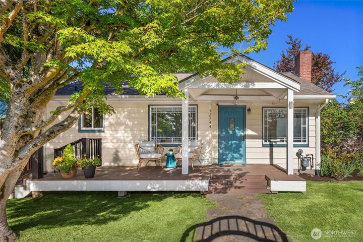 Property Photo: 12744 Phinney Avenue N WA 98133