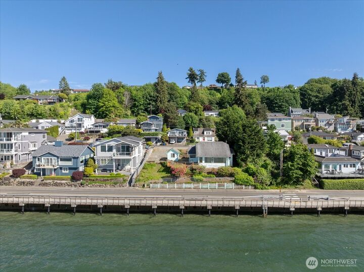 Property Photo:  28458  Redondo Beach Drive S  WA 98198 