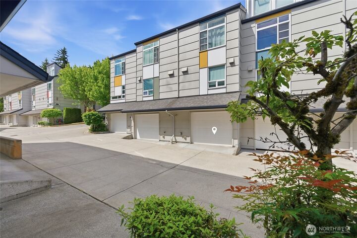 Property Photo:  15200 NE 81st Way 106  WA 98052 