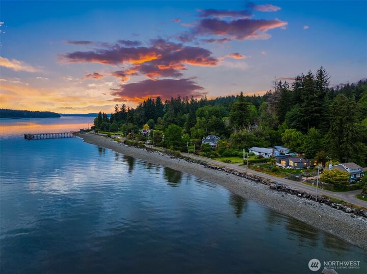Property Photo: 3700 Crystal Springs Drive NE WA 98110