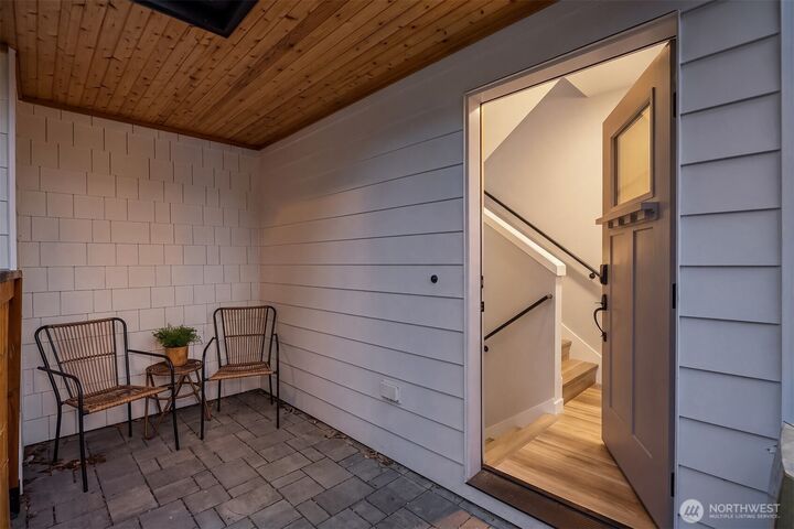Property Photo: 516 N 61st Street B WA 98103