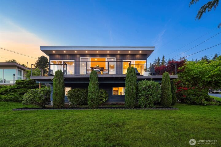 Property Photo:  11988  Marine View Drive SW  WA 98146 