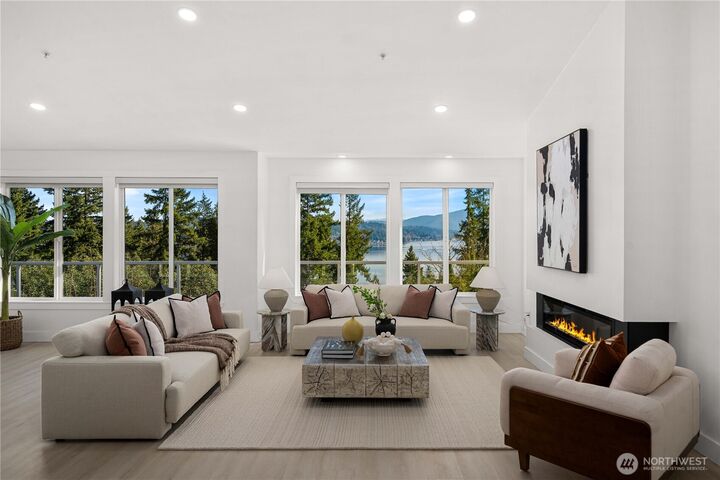 Property Photo: 17003 SE 14th Lane WA 98008