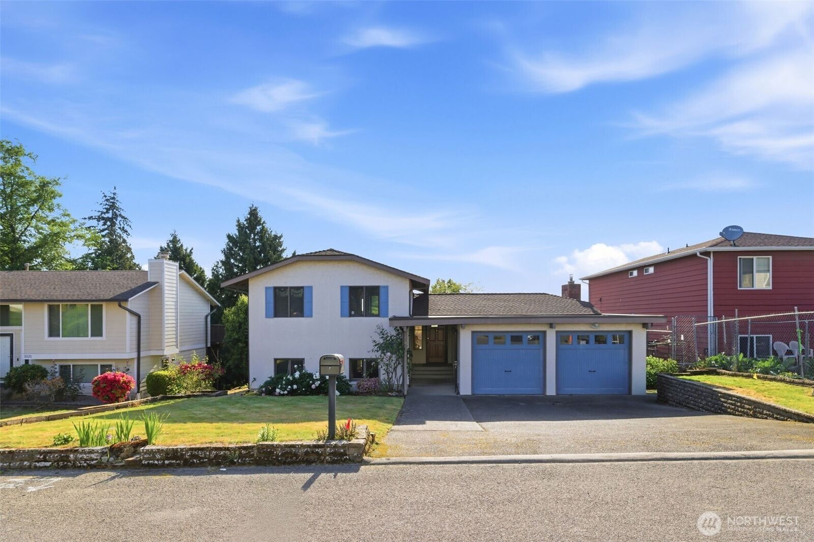 Property Photo: 5113 19th Avenue S WA 98108