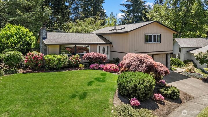Property Photo:  12109 SE 68th Place  WA 98006 