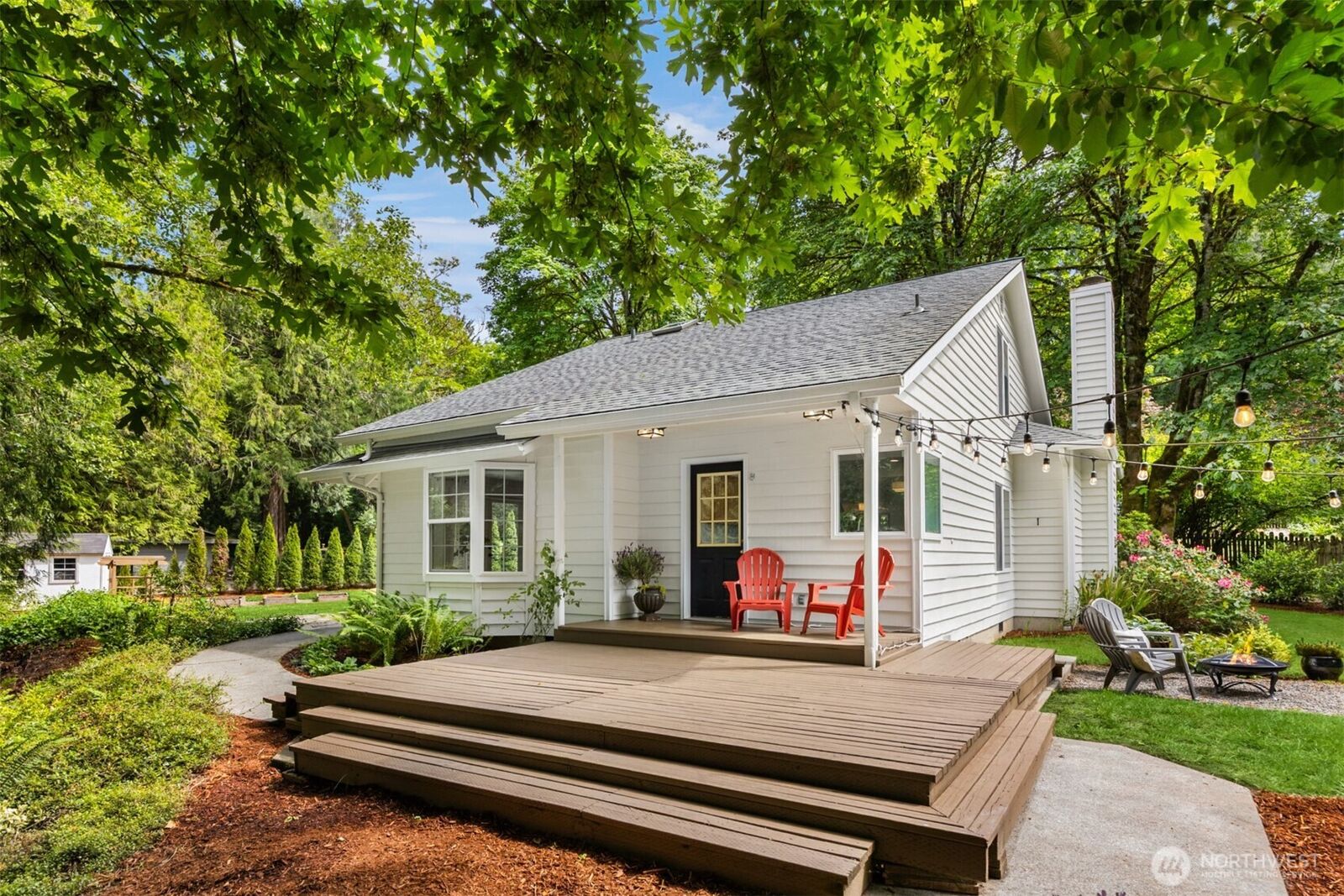 Property Photo:  8980  Bay Street NE  WA 98110 