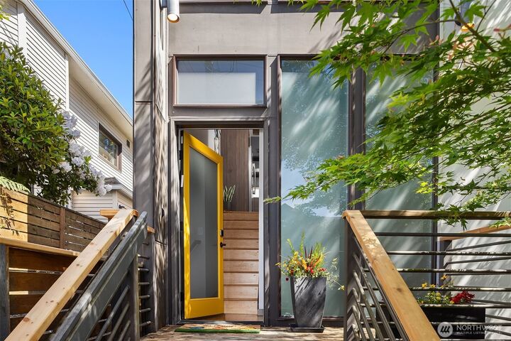 Property Photo:  7812  Stroud Avenue N  WA 98103 