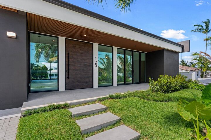 Property Photo: 1201 Guava Isle FL 33315